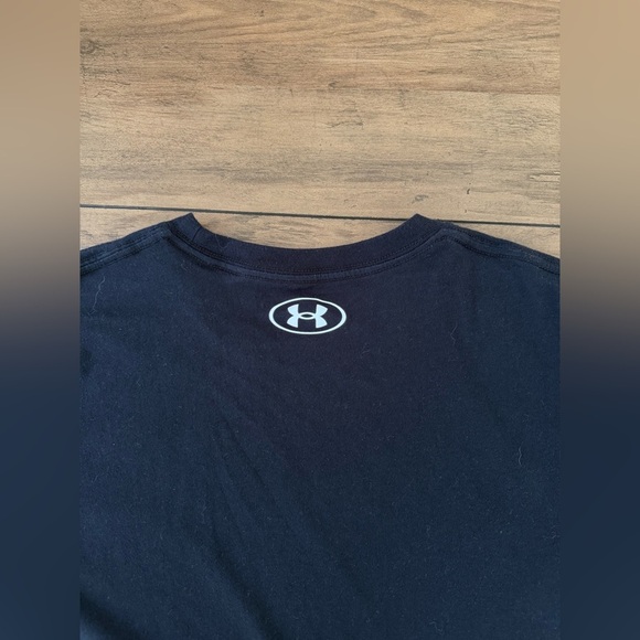 Under  Armour Shirt - Picture 4 of 4